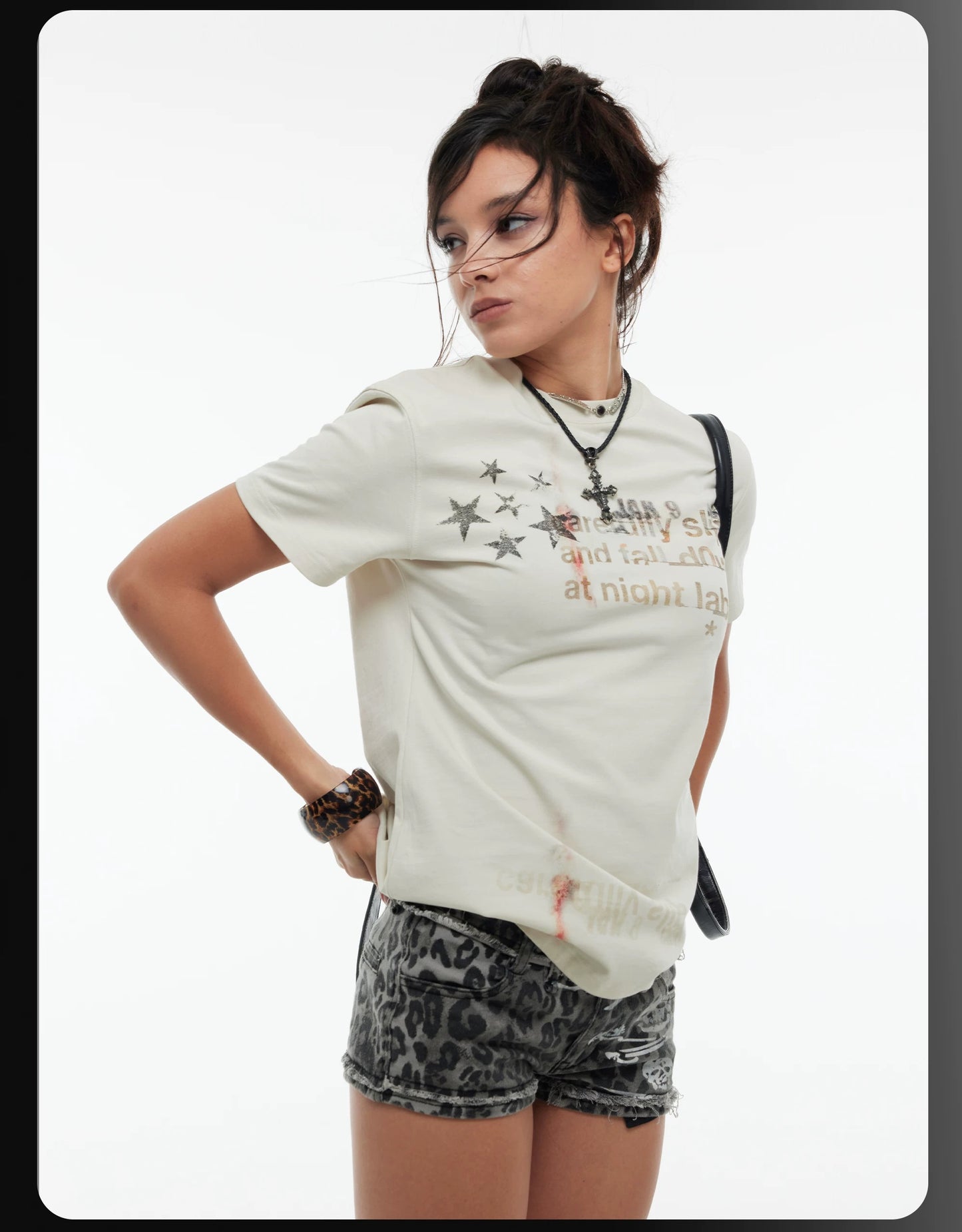ディストーションスター ホワイトプリント アプリコット Tシャツ