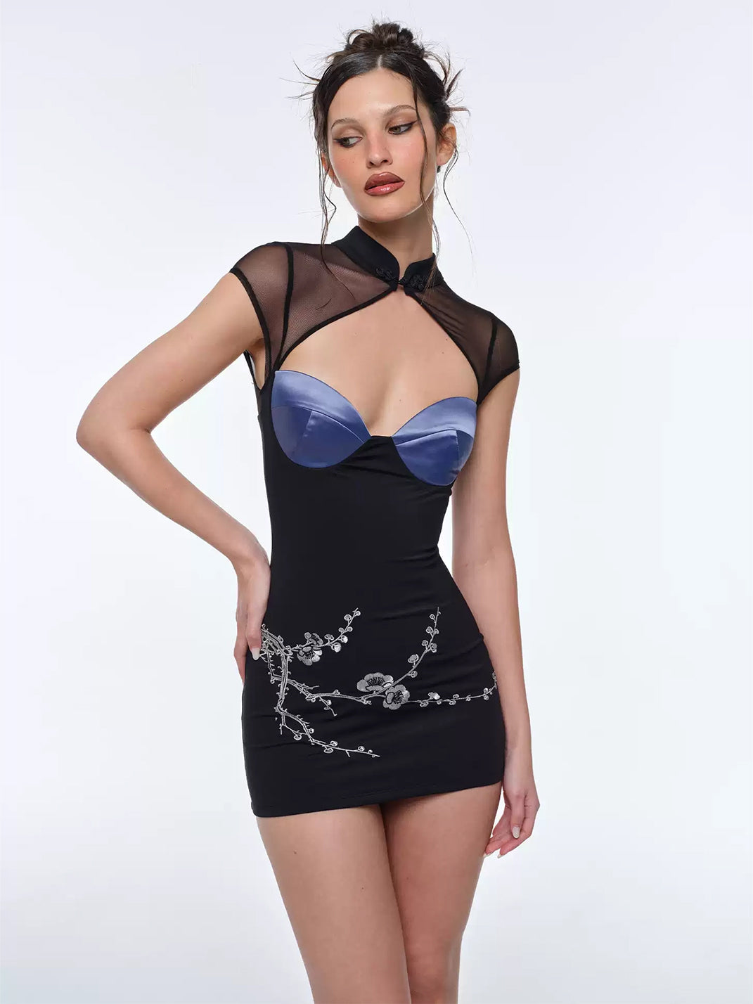 BUM STUDIO Embroidered Two-Layer Padded Waist Dress - Black