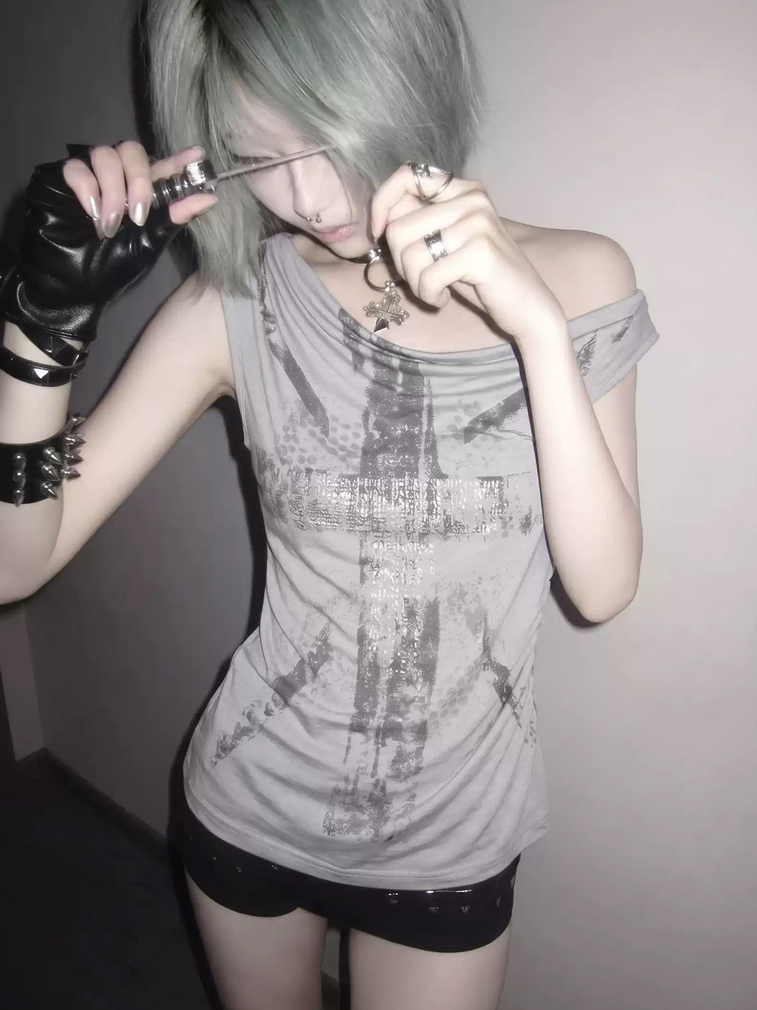 Imdelusion Asymmetric One-Shoulder Union Jack Silver Foil Graphic Tank Top - view 2