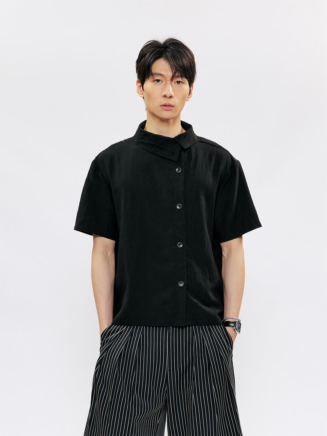 KREATE Asymmetric Placket Stand Collar Convertible Short Sleeve Shirt - view 3