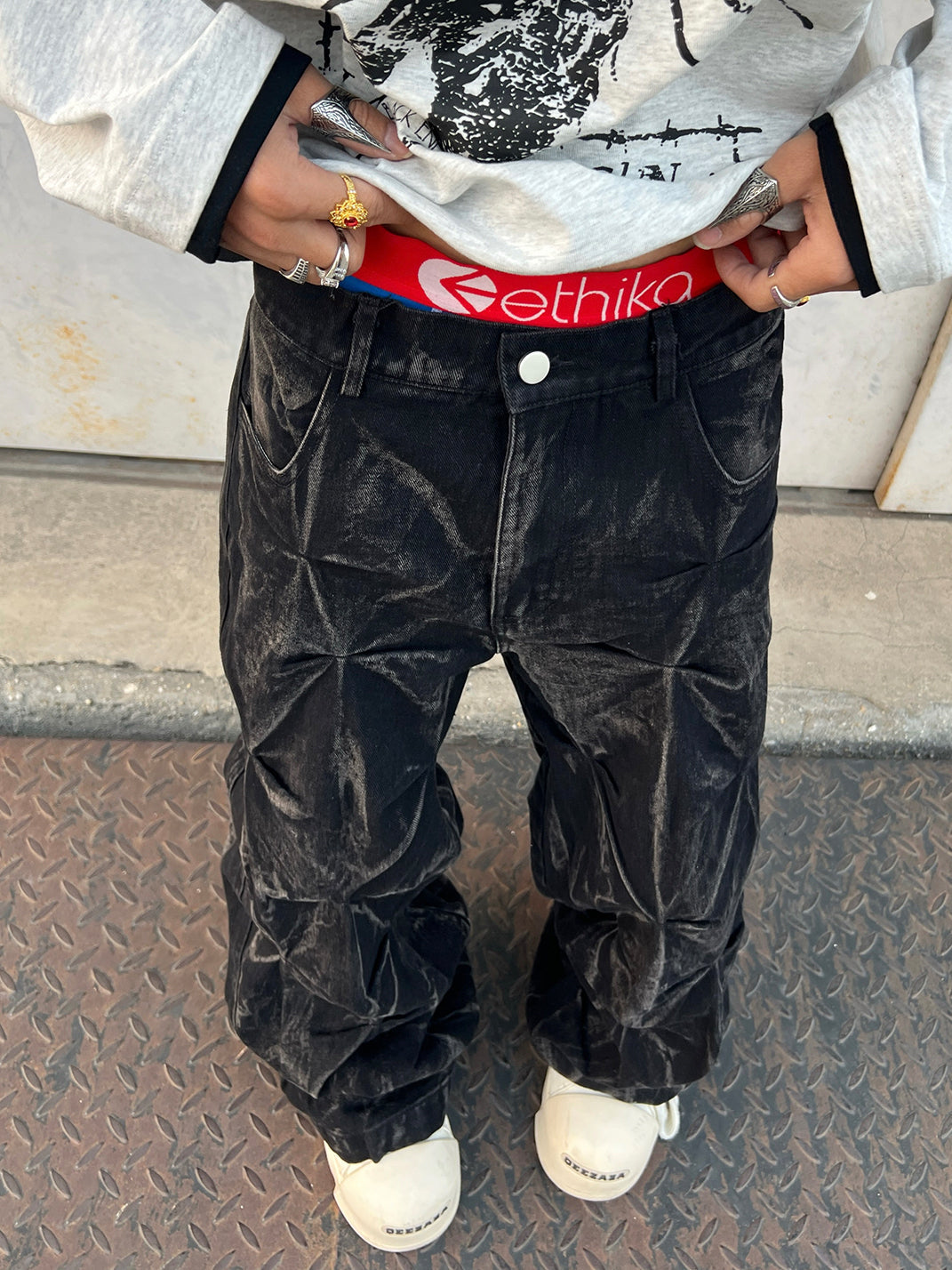 YIZILINGF Pintuck Waxed Jeans - view 4