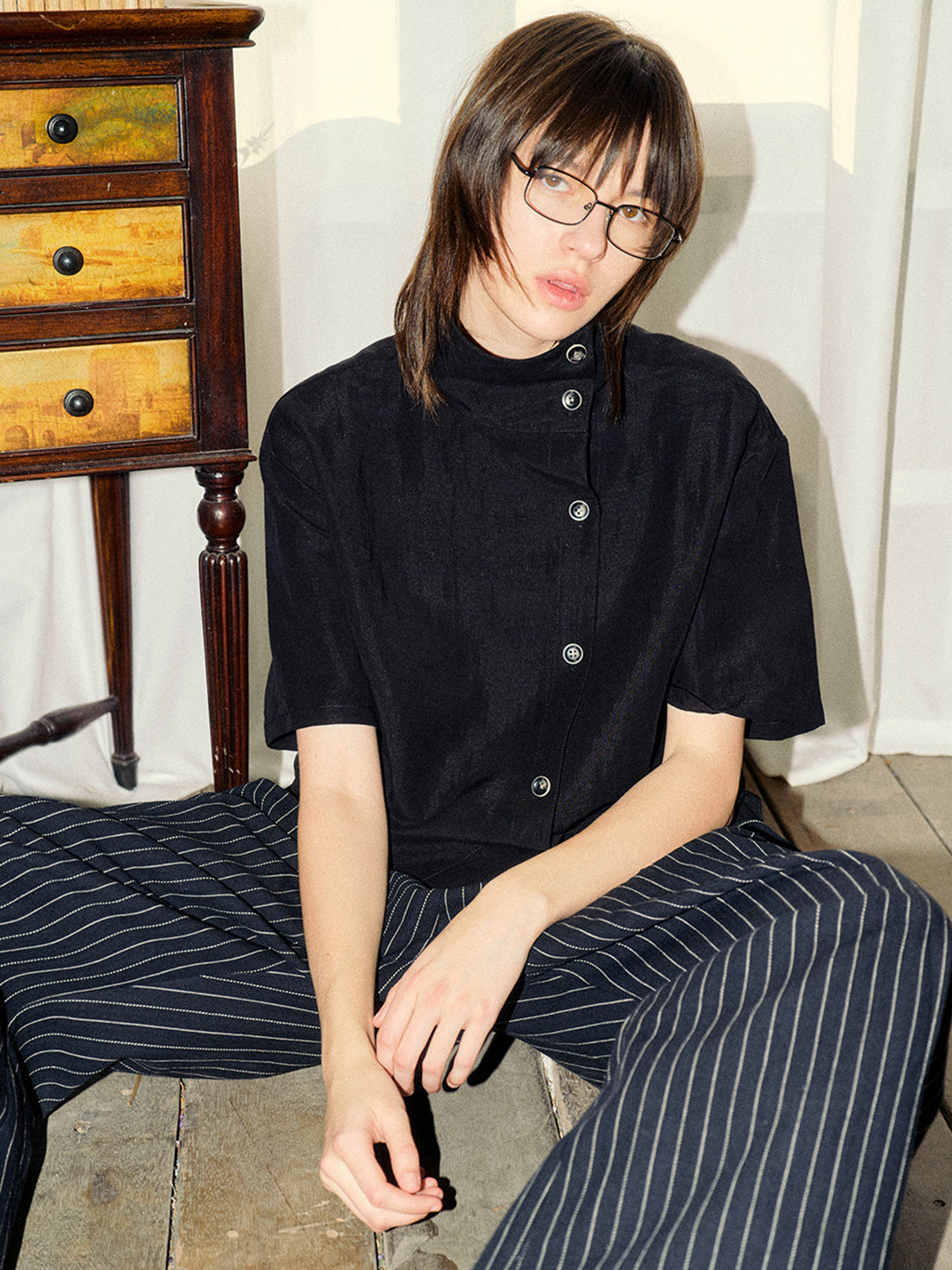 KREATE Asymmetric Placket Stand Collar Convertible Short Sleeve Shirt - view 5