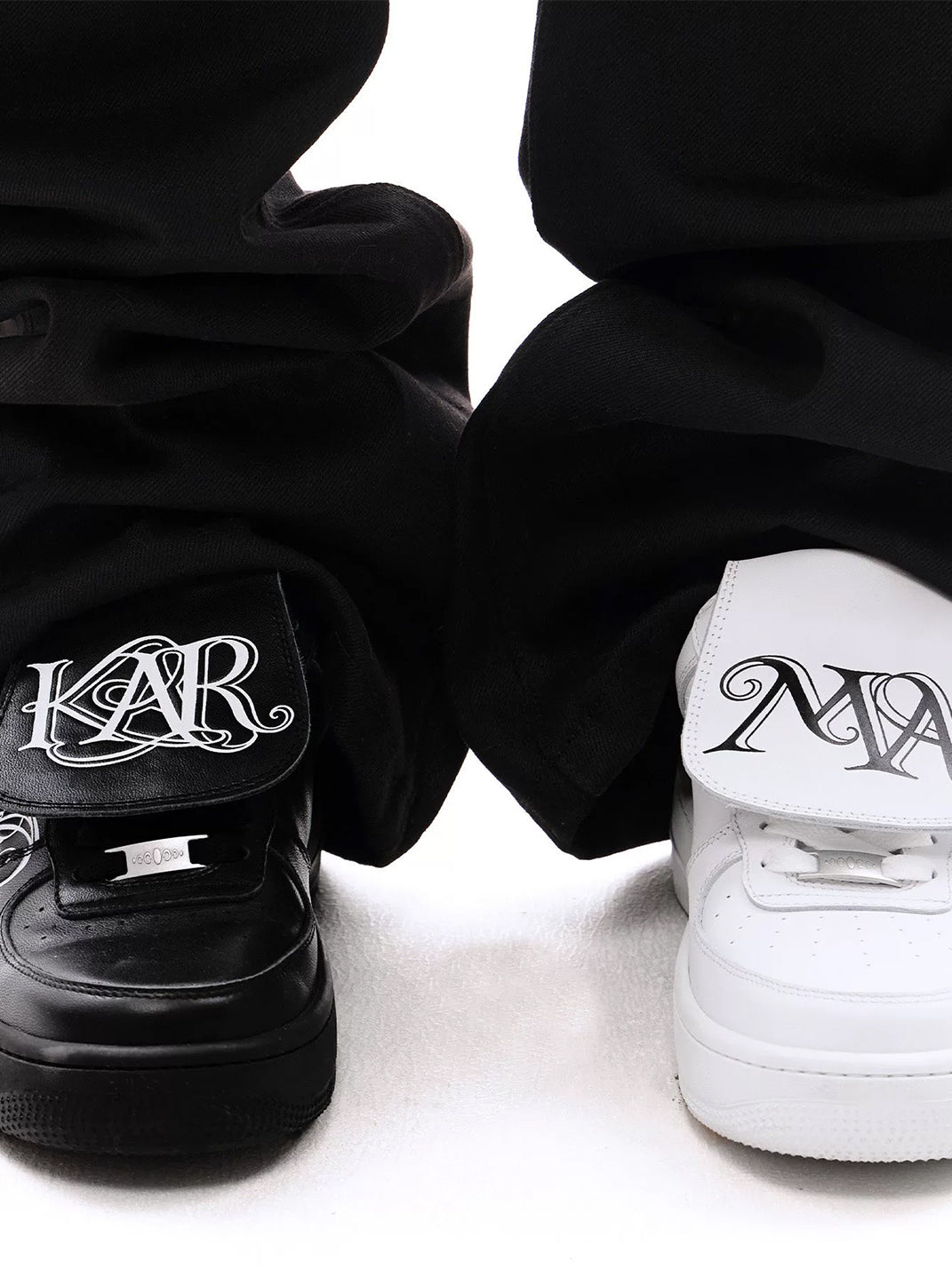 KARMANISTIC Rivet Thick-Soled Low-Top Sneakers - Black And White