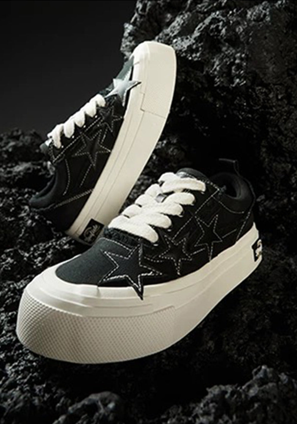 KAALIXTO Star Canvas Sneakers - Black - view 7
