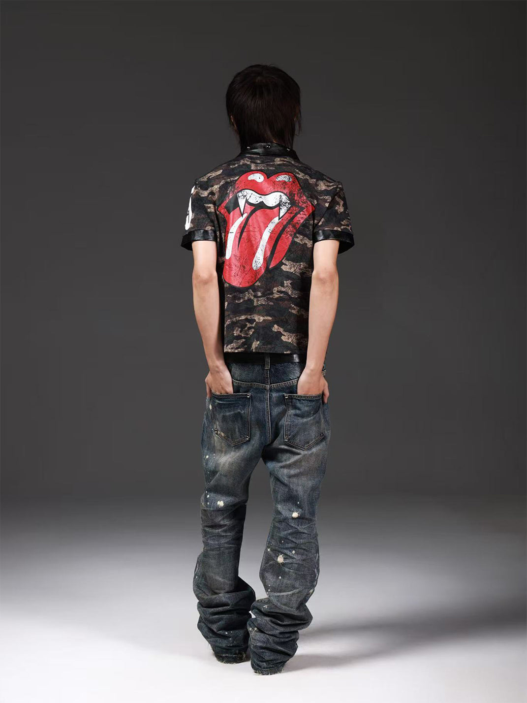 DETW Silver Hot Stamping Tongue Graphic Leather Spliced Rivet Polo T-Shirt - view 7