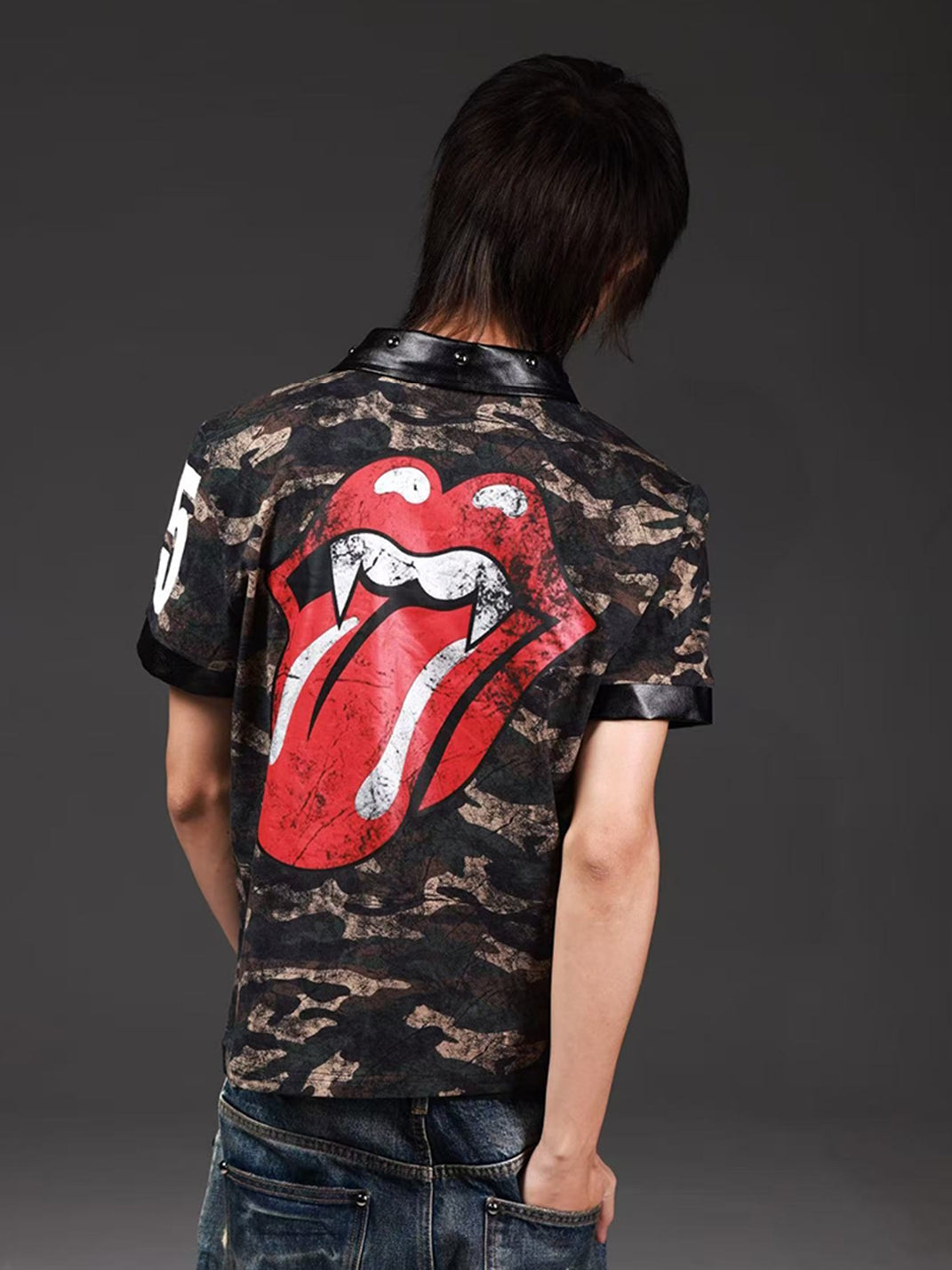 DETW Silver Hot Stamping Tongue Graphic Leather Spliced Rivet Polo T-Shirt - view 8