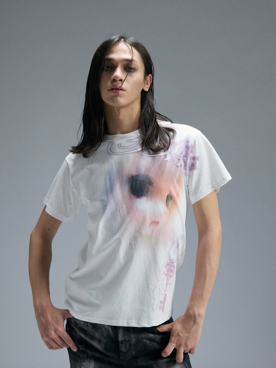 PAIKI Girl Portrait Graphic T-Shirt - view 8