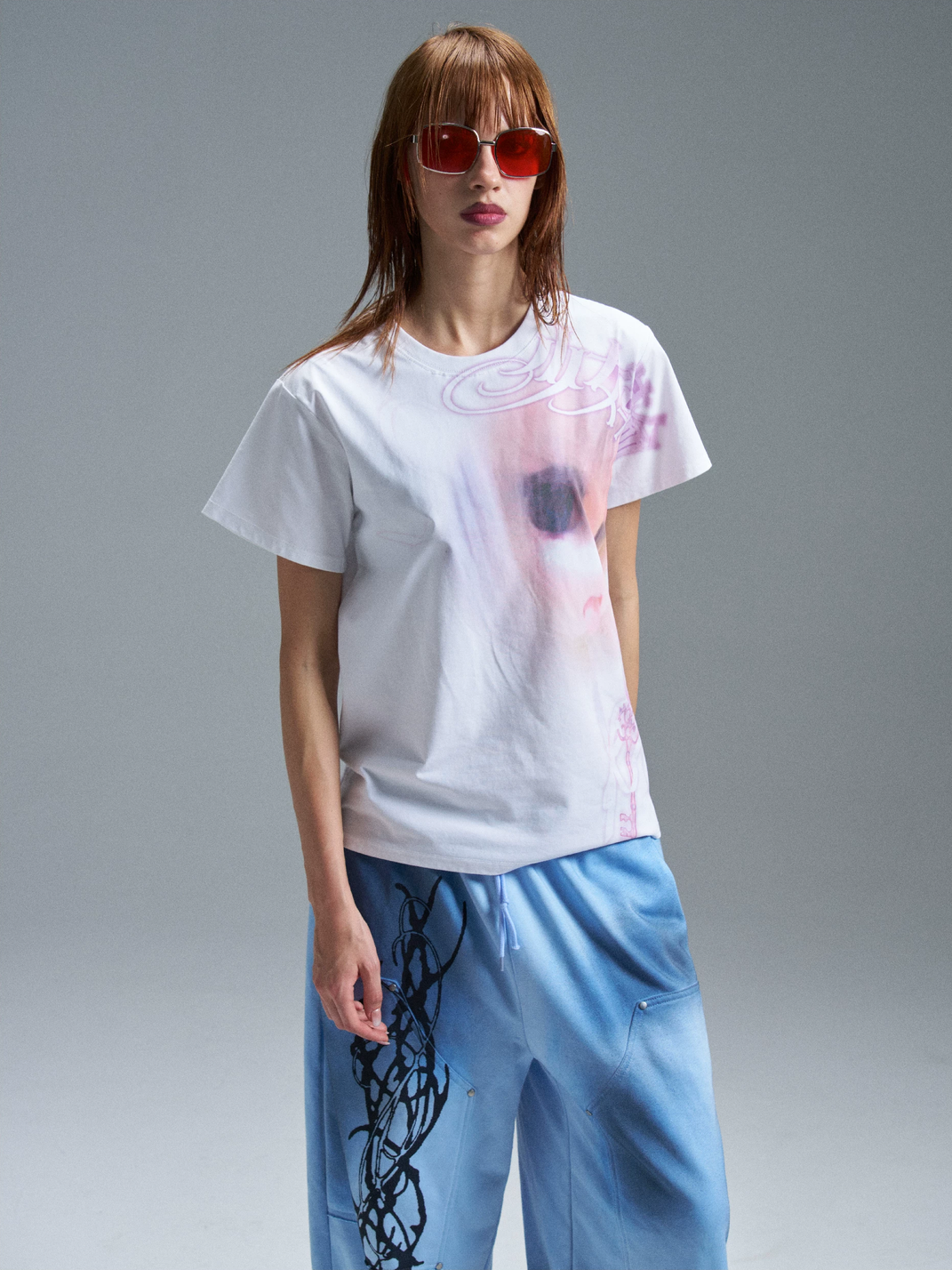 PAIKI Girl Portrait Graphic T-Shirt - view 9