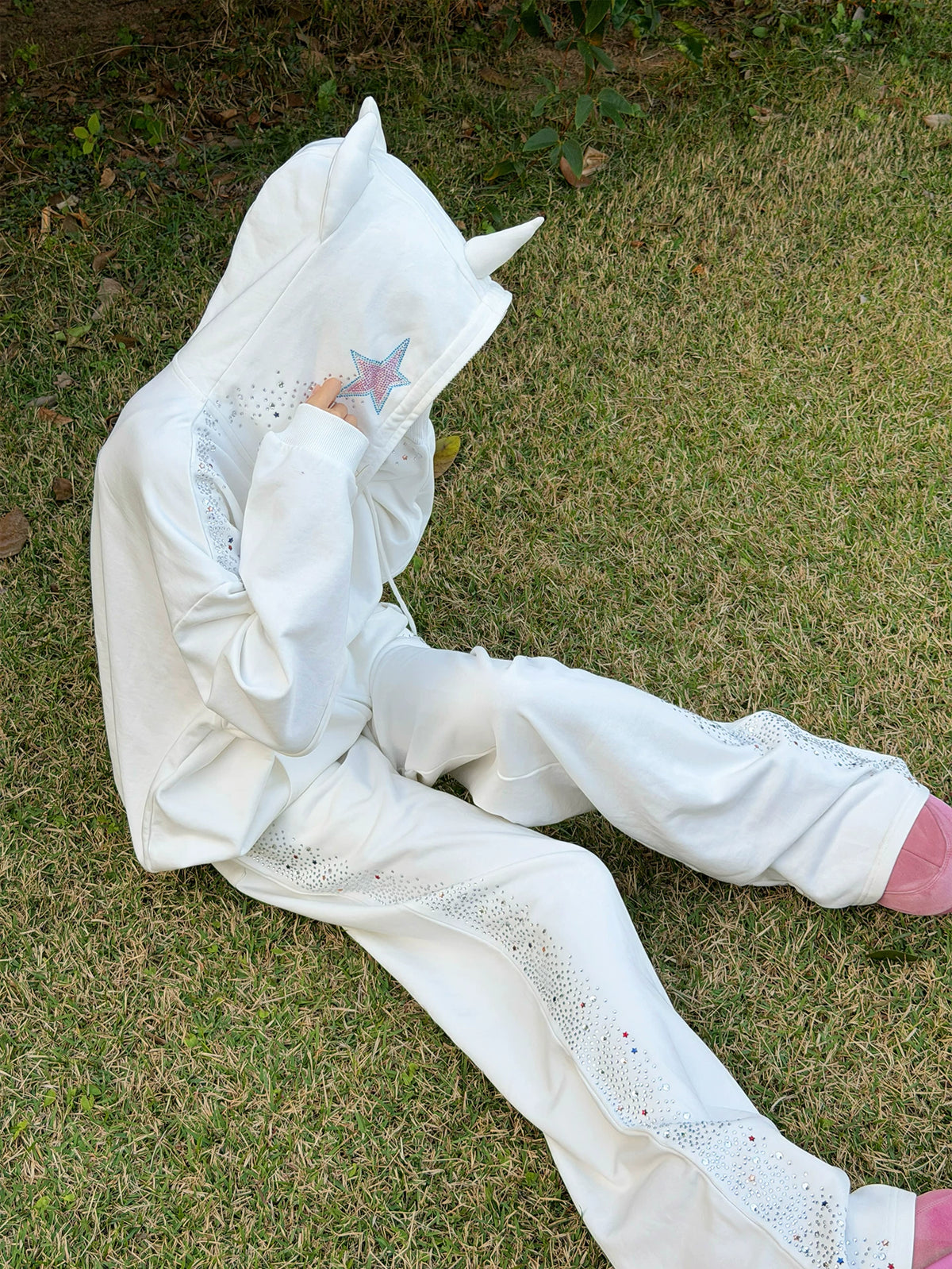 CFIERCE Crying Unicorn Rhinestone Zip Hoodie - white horned rhinestone zip hoodie side detail