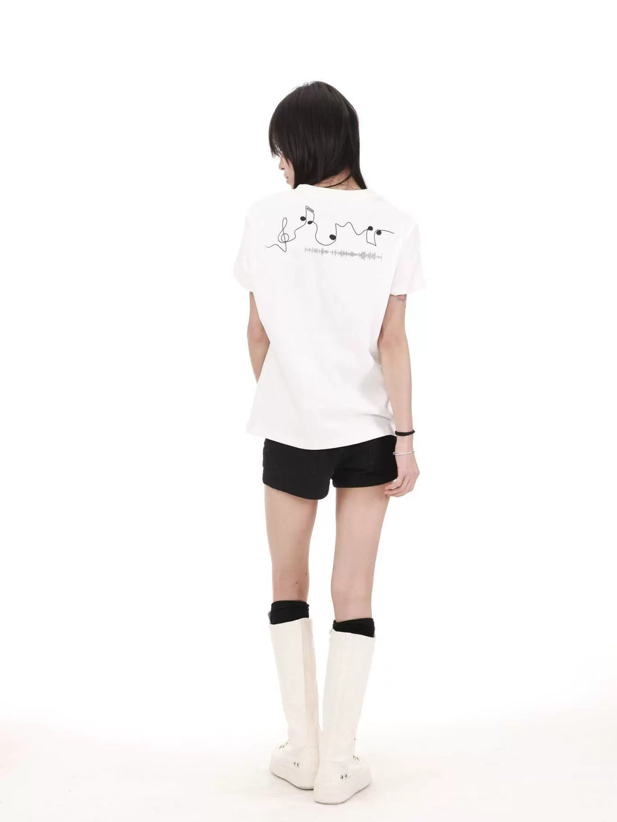 DETW Music Portrait Graphic T-Shirt - White back music-note detail