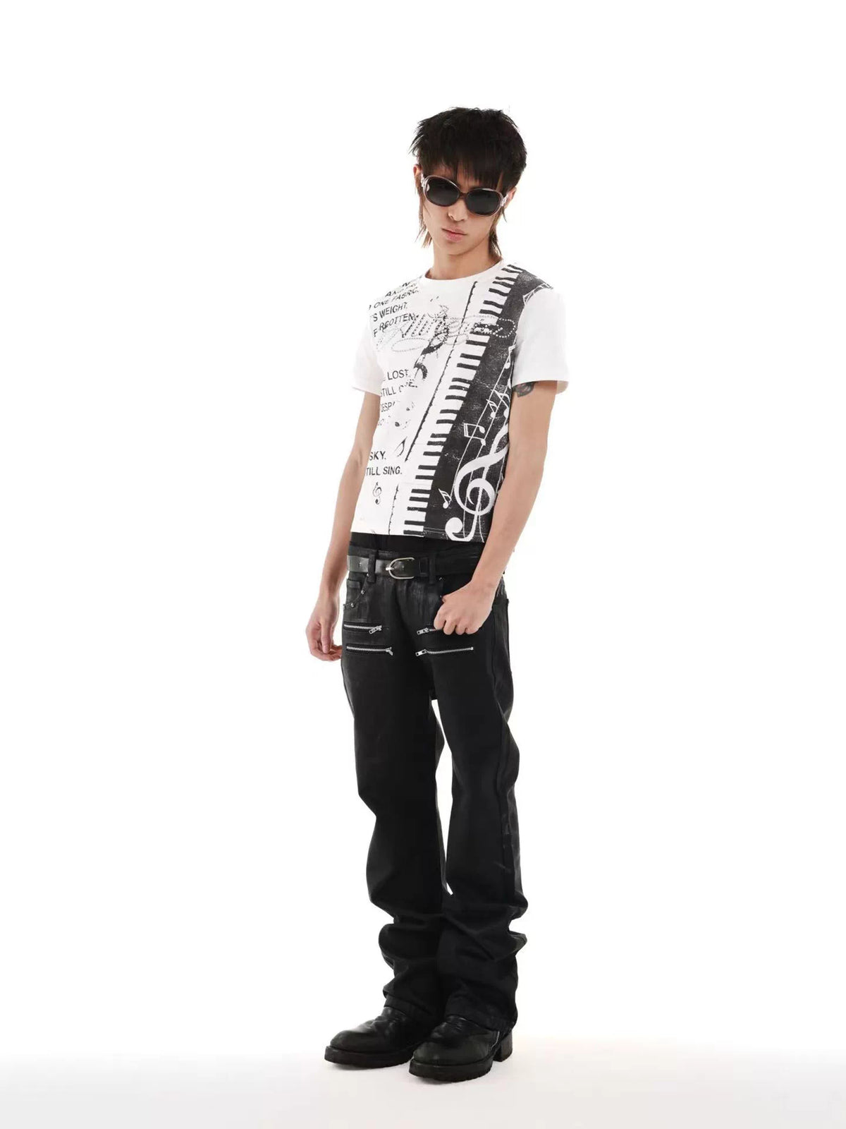 DETW Rhinestone Music Note Print T-Shirt - White music-print modeled front