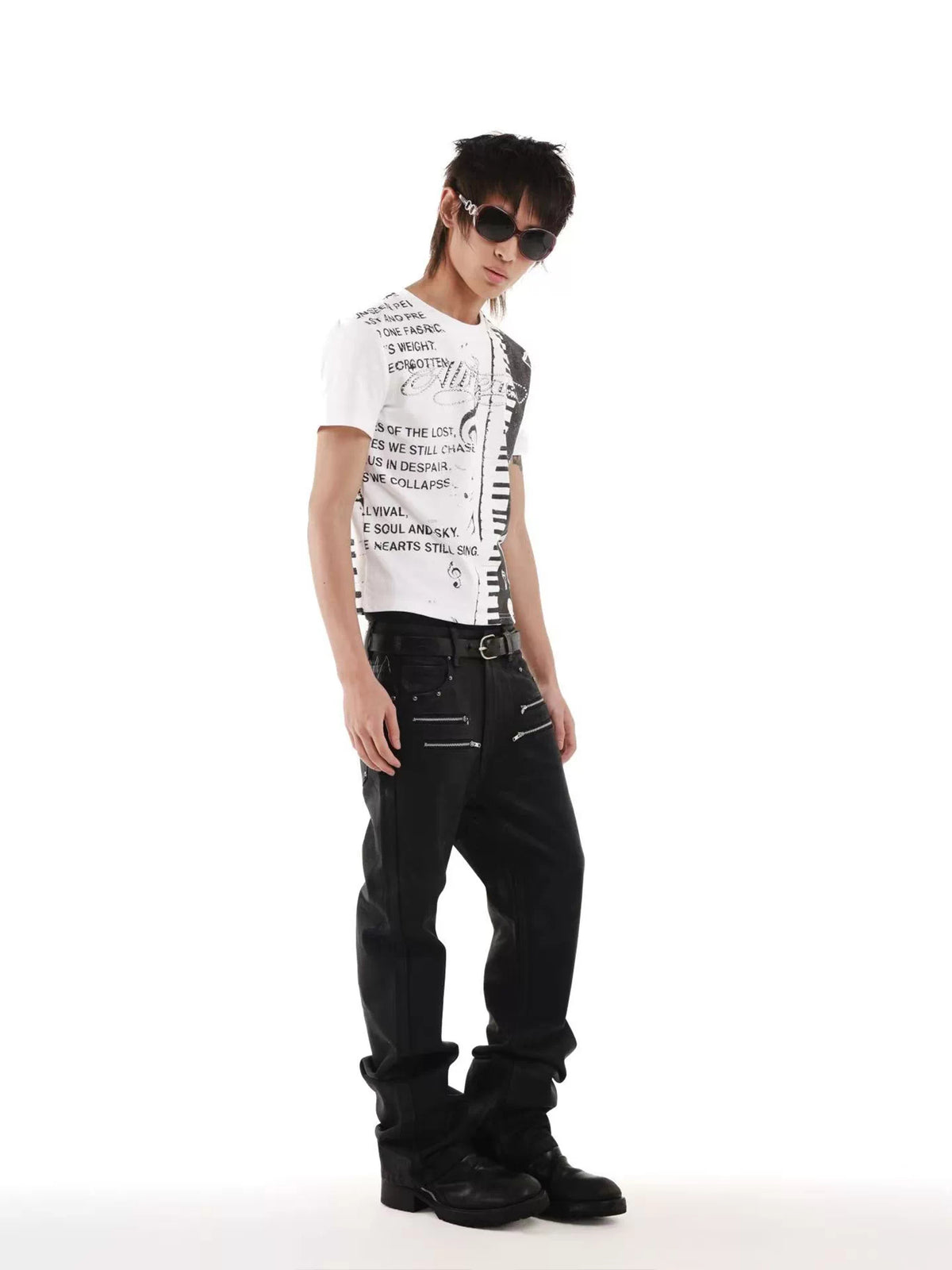 DETW Rhinestone Music Note Print T-Shirt - White music-print modeled side