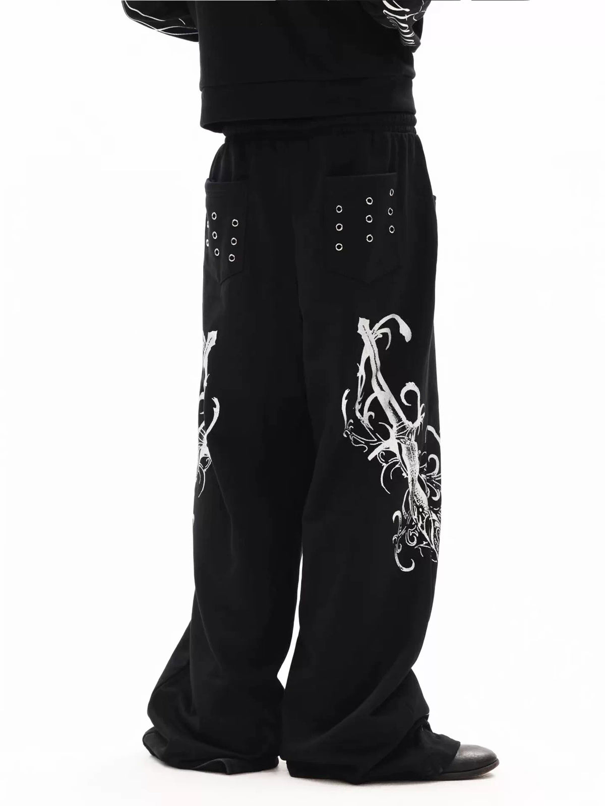 DETW Gothic Sword Print Wide-Leg Sweatpants - Black view 2