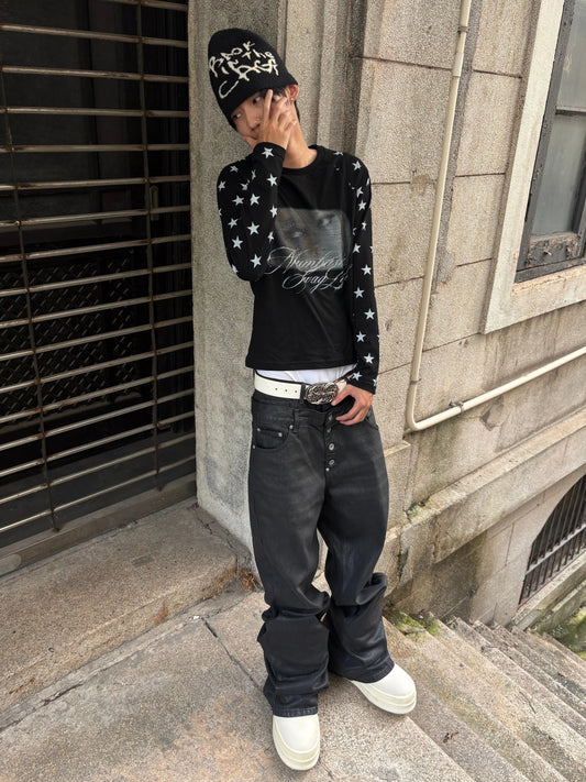 Star Raglan Portrait Script Print Long Sleeve Tee - Black model street style