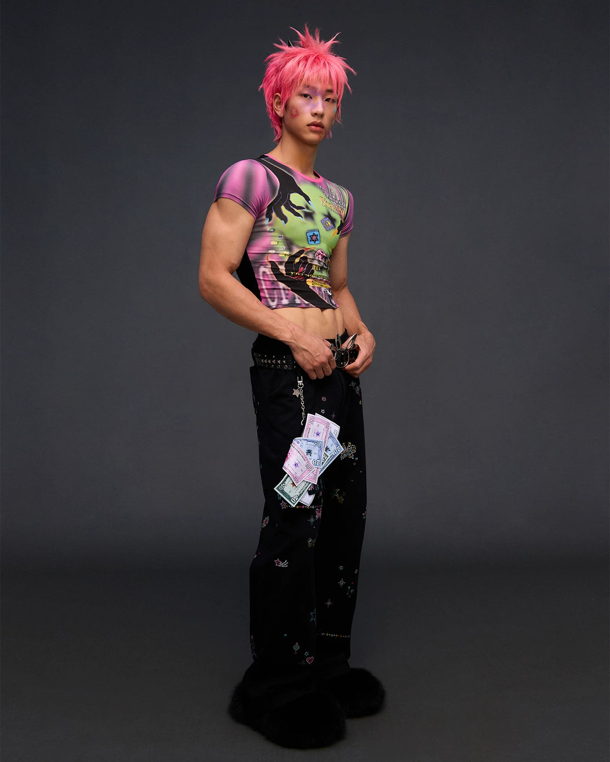 CFIERCE Banknote Print Long Wallet - styling view 8