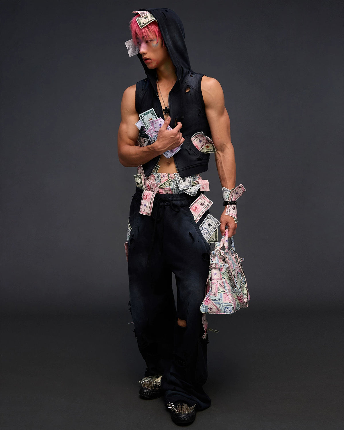 CFIERCE Banknote Print Long Wallet - styling view 10