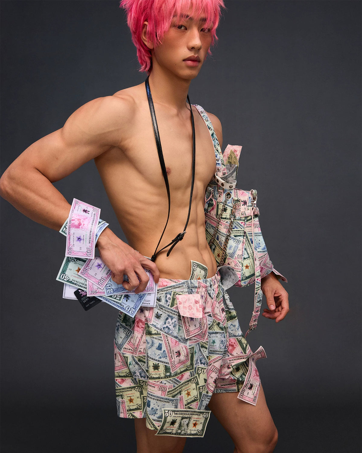 CFIERCE Banknote Print Long Wallet - styling view 12