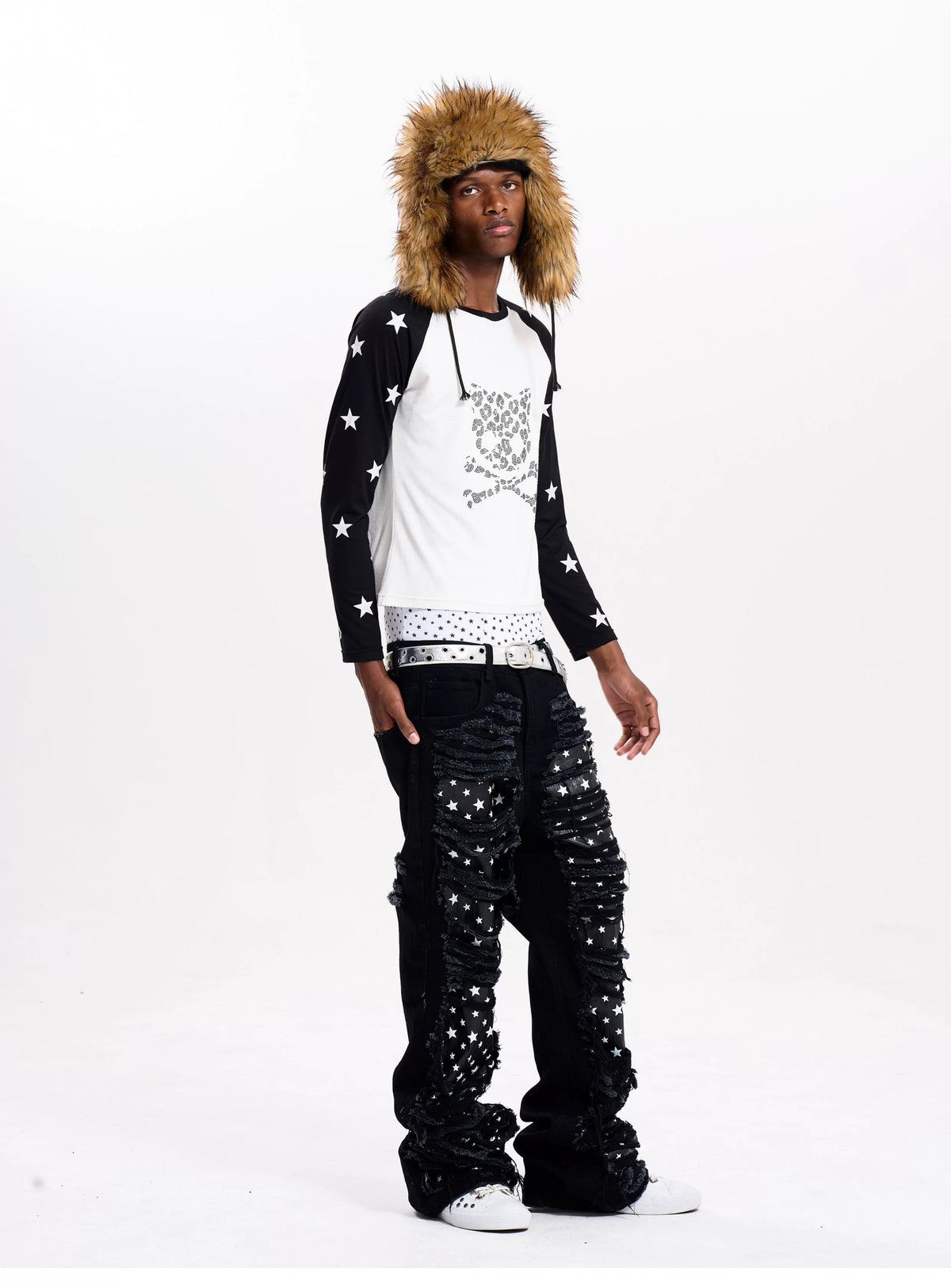 Fourth3ex Rhinestone Skull Cat Raglan Long Sleeve Tee - White standing pose