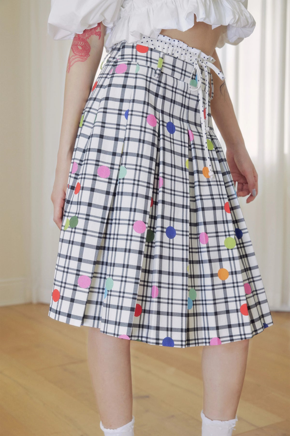 BeatleLady Plaid & Polka Dot Pleated Skirt - White plaid and multicolored dots - modeled styling