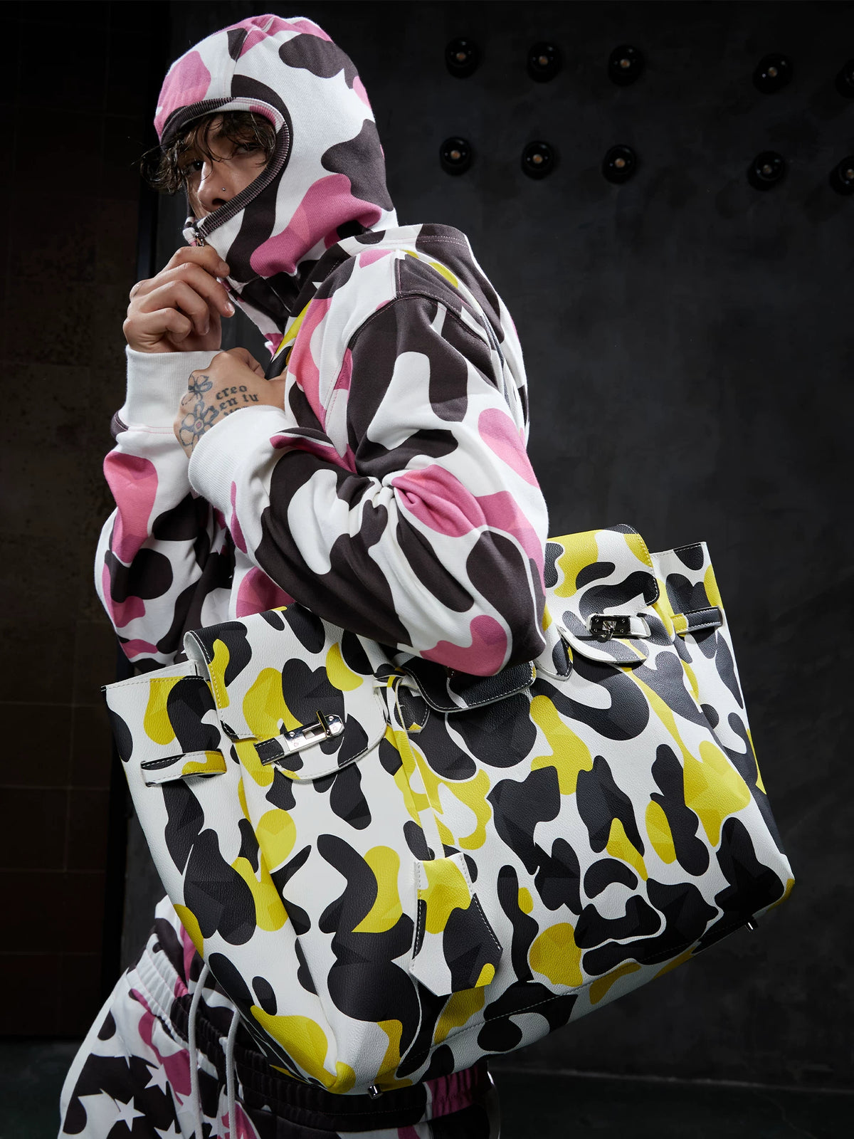 Camo Print Oversized Turn-Lock Tote Bag - view 4
