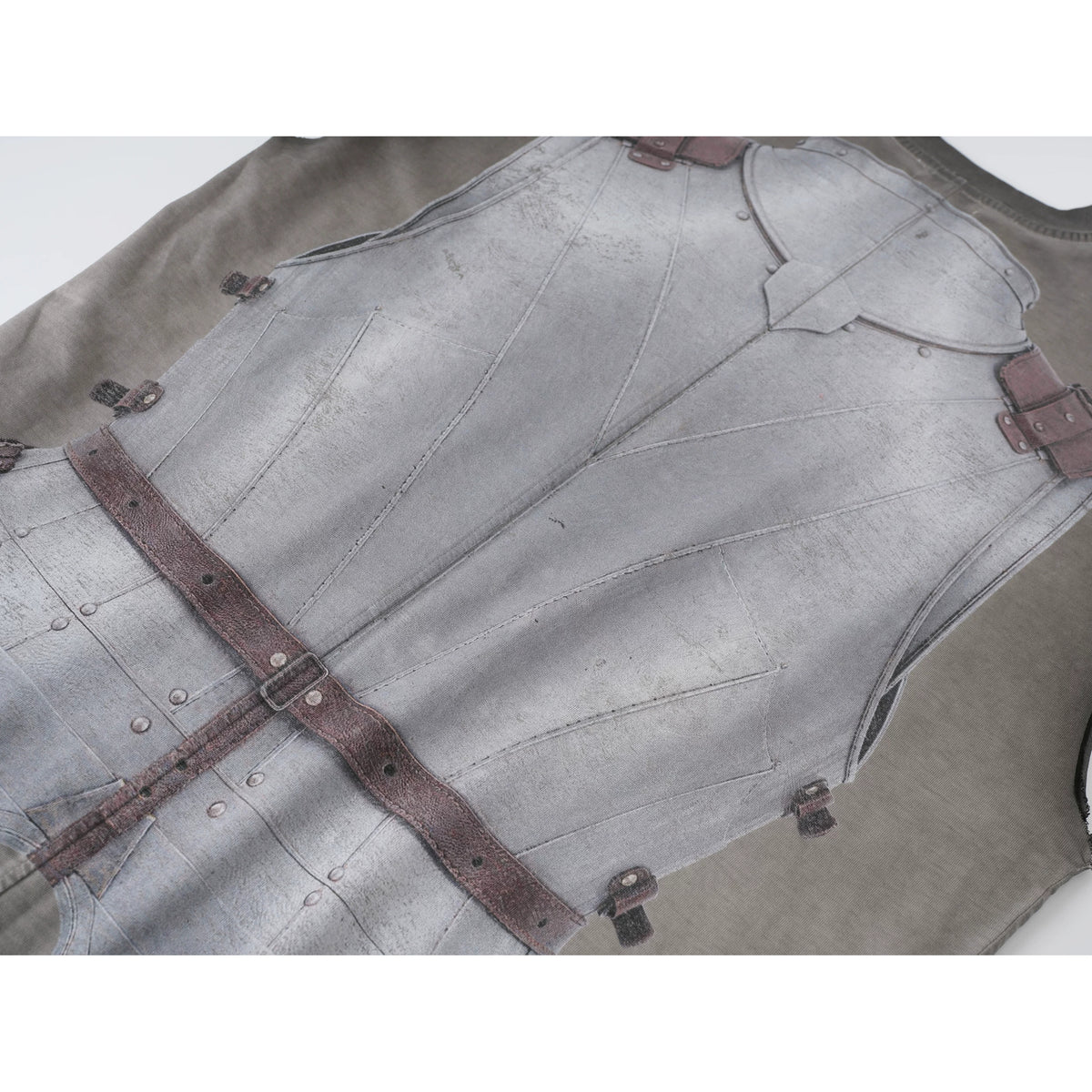 Armor Print Washed Gradient Sleeveless Tank Top - back print detail