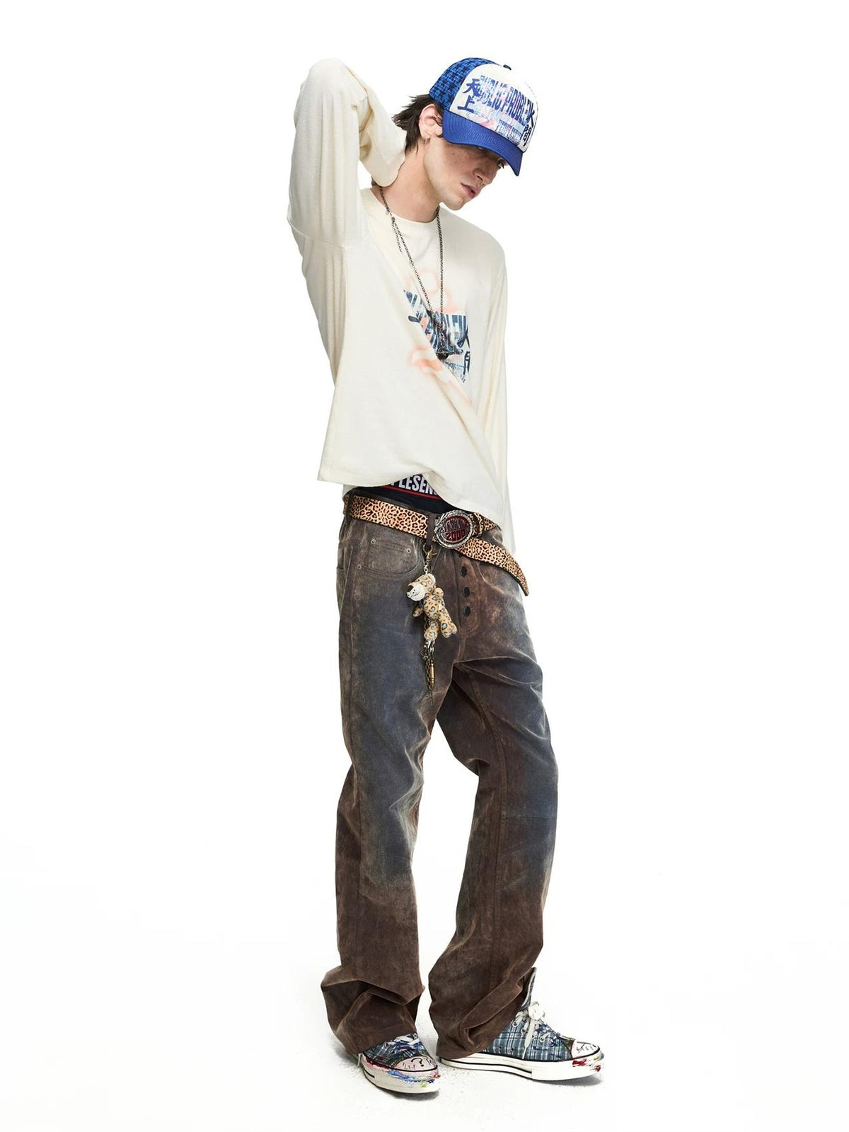 PEOPLESENSE Distressed Gradient Print Long Sleeve Tee - arm raised look