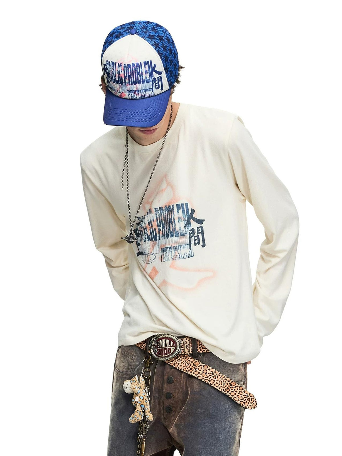 PEOPLESENSE Distressed Gradient Print Long Sleeve Tee - hand in pocket look
