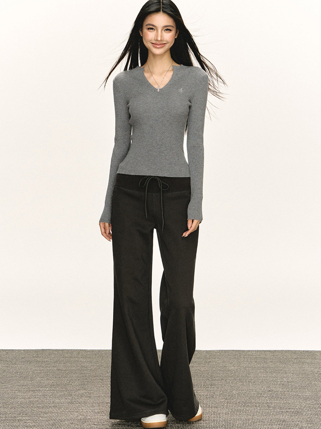 ARISEISM Retro V-Neck Slim-Fit Long-Sleeve Top - view 10