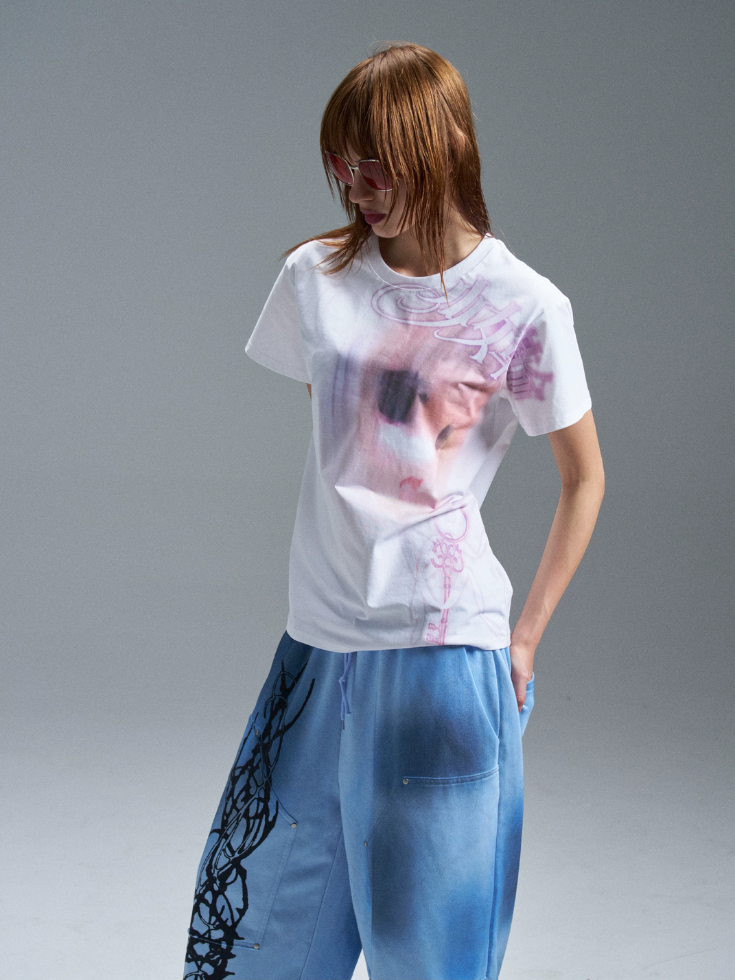 PAIKI Girl Portrait Graphic T-Shirt - view 10