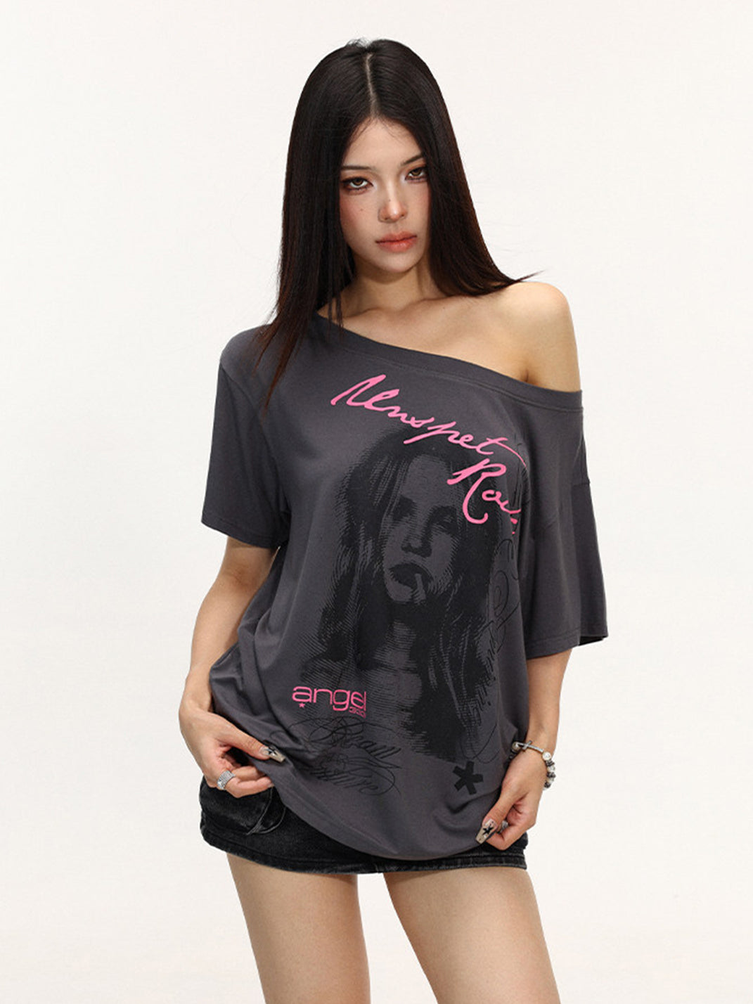BIGGOLD Portrait Print Off-Shoulder T-Shirt - view 11