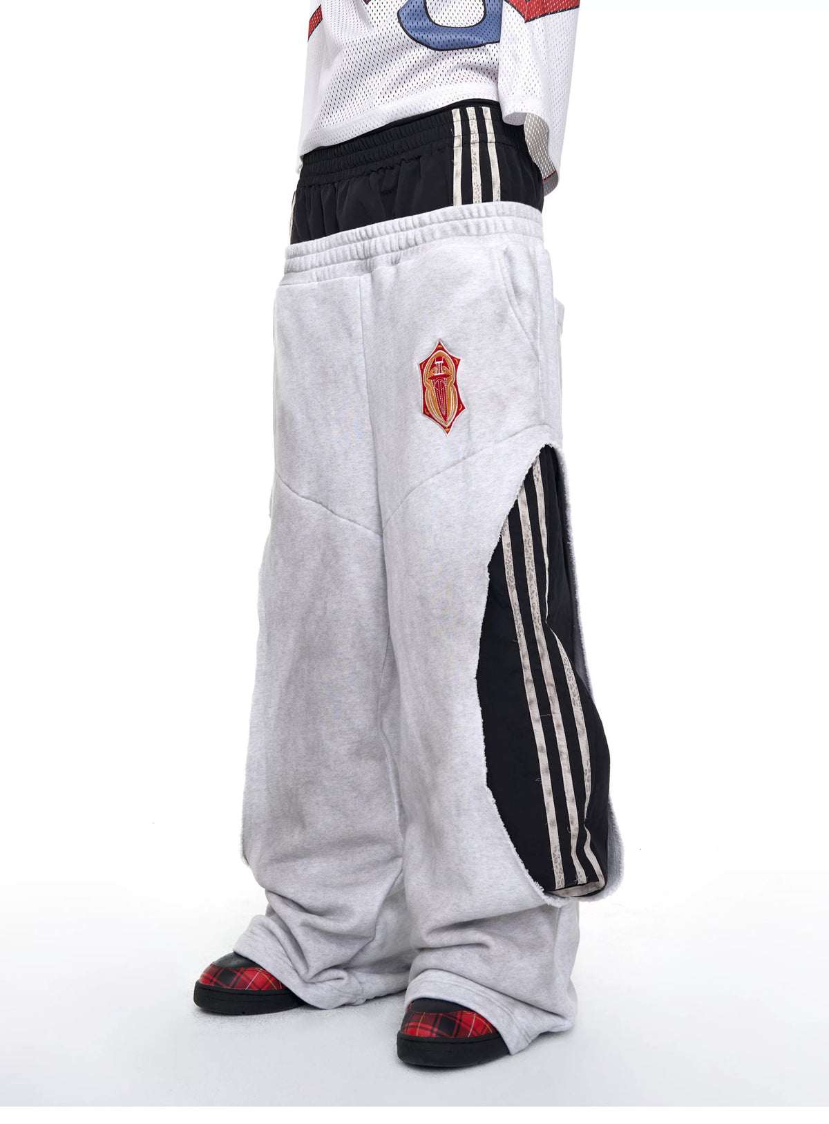 Fourth3ex Double Waistband Striped Wide Leg Sweatpants - White styling and details