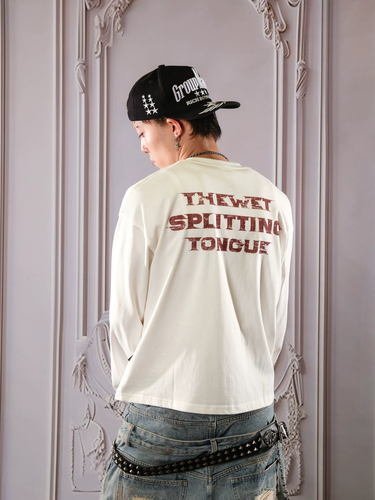 THEWET Distressed Fang Tongue Graphic Cropped Long Sleeve Tee - Off-White back