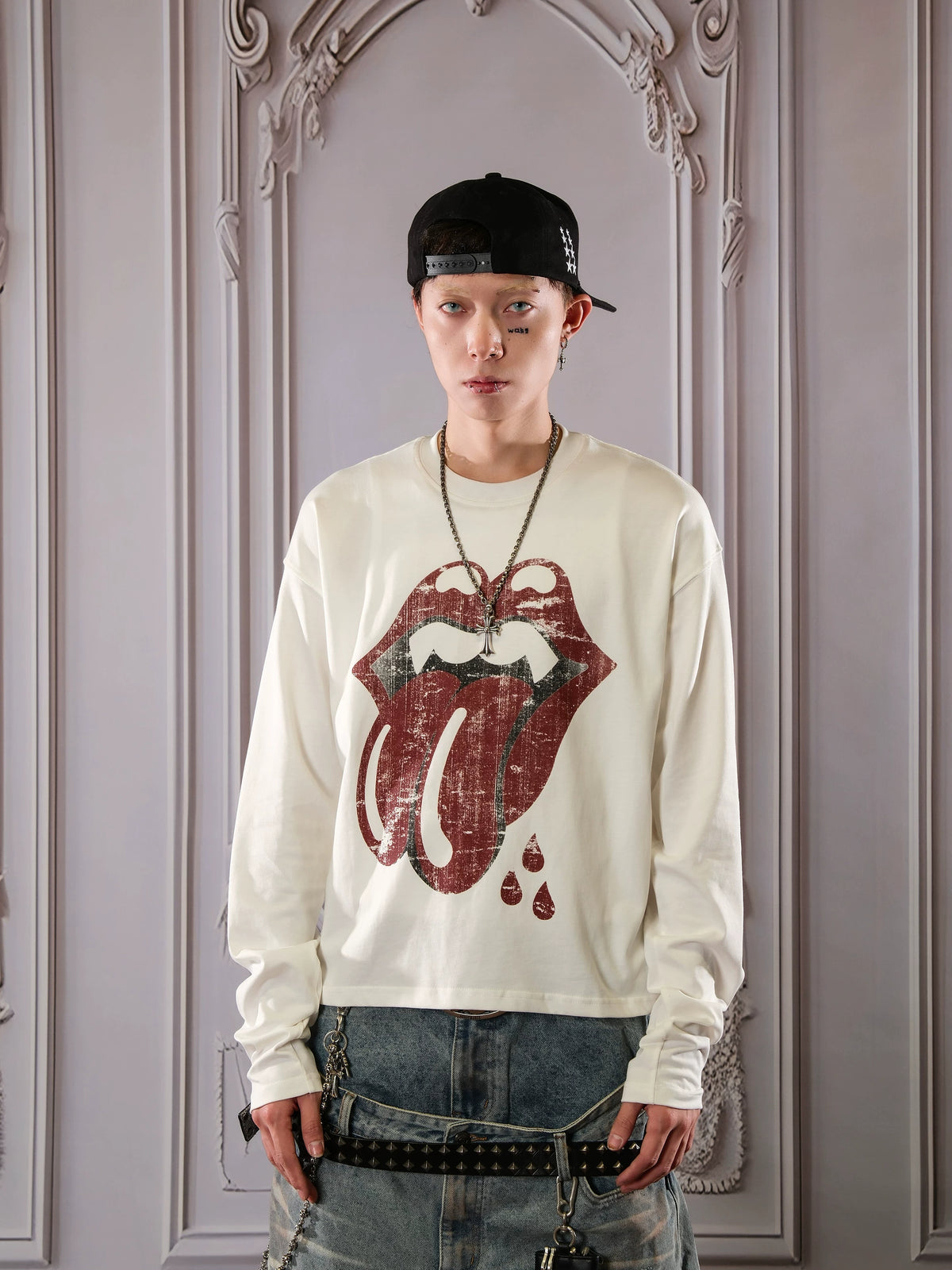 THEWET Distressed Fang Tongue Graphic Cropped Long Sleeve Tee - Off-White styled