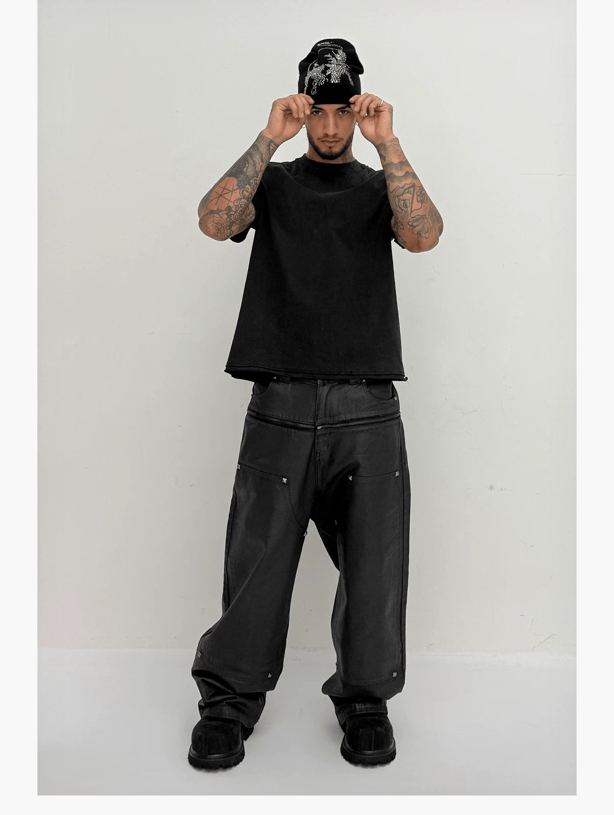 Bull & Pegasus Rhinestone Jacquard Beanie - Black Bull full outfit