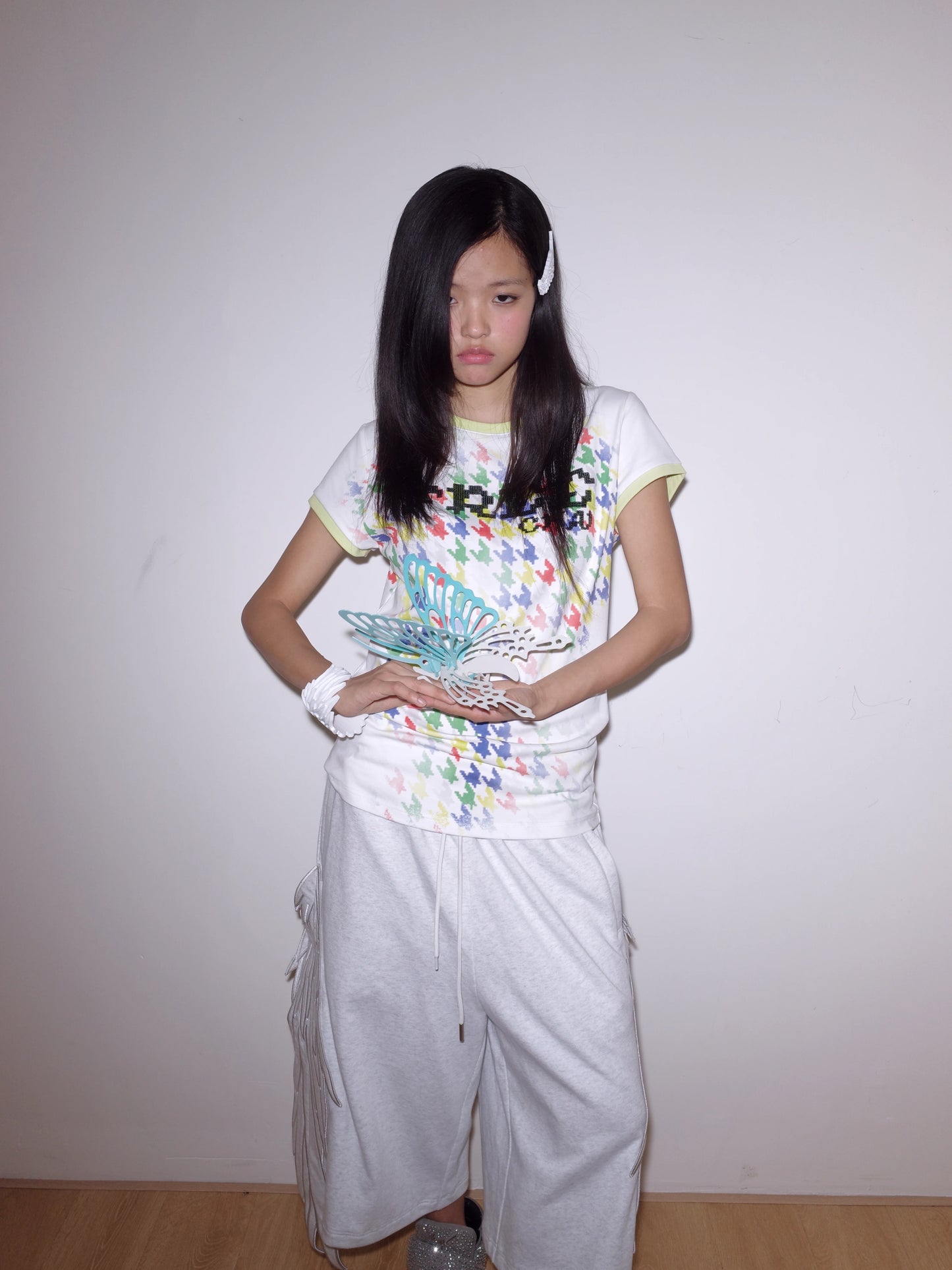 CHAI SS26 「フリー」千鳥格子スパンコールTシャツ - デコンストラクテッド コントラスト刺繍シャツ