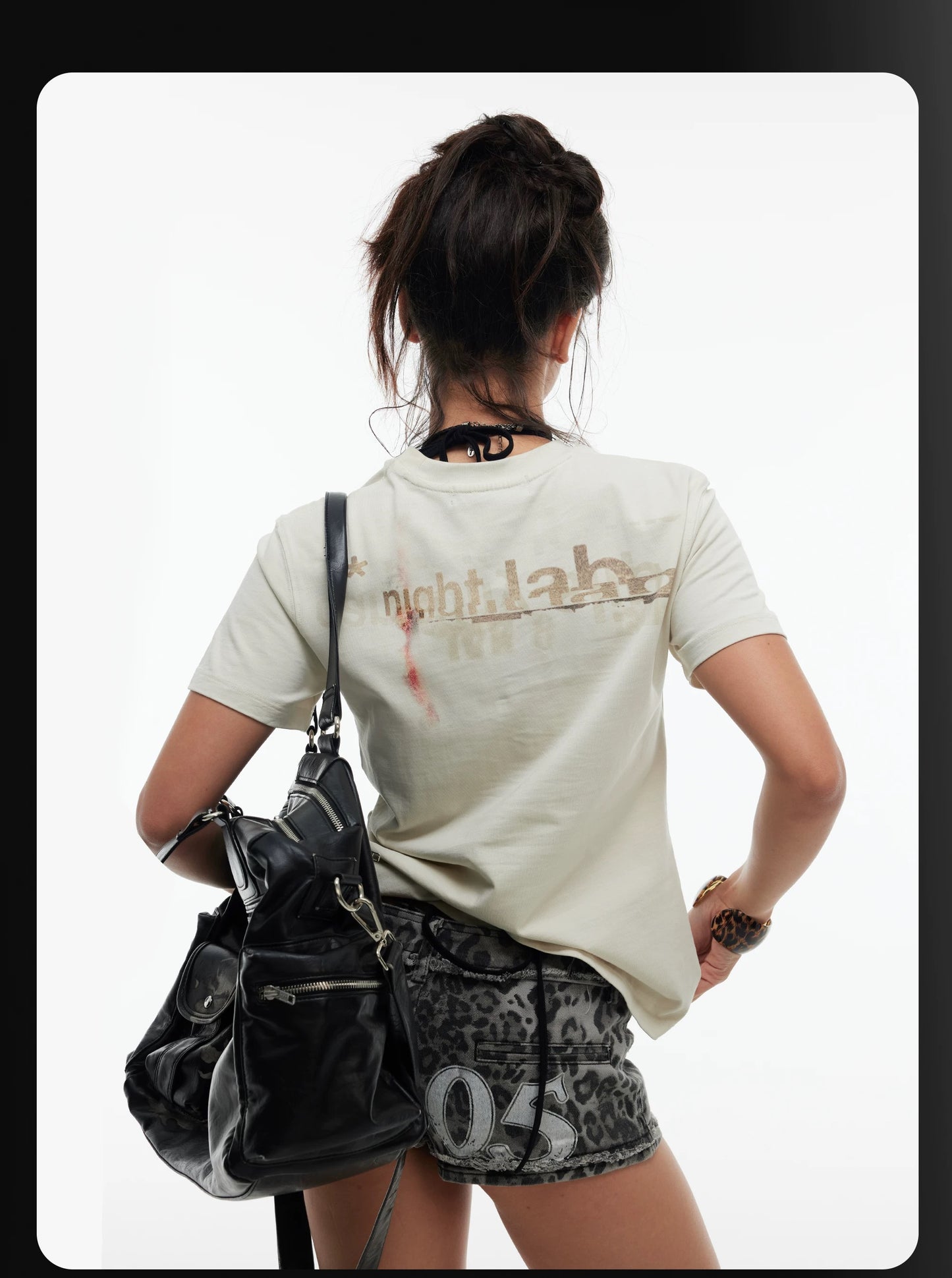ディストーションスター ホワイトプリント アプリコット Tシャツ